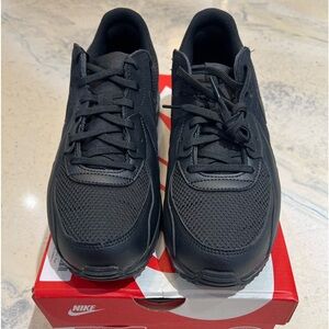 NEW NIKE LOW TOP SNEAKERS BLACK/DARK GRAY. 8.5 US UNISEX